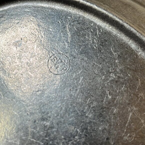 Vintage Wilton Armetale Oblong Serving Platter Meat Tray Renaissance Props Pub - Picture 5 of 5